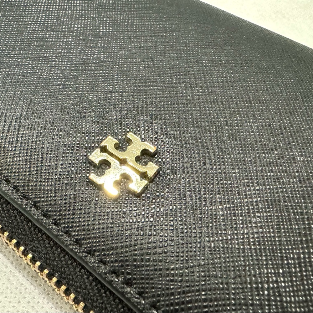 Tory Burch Robinson Zip-Around Wristlet Wallet